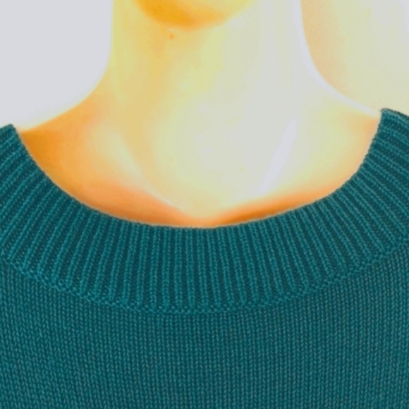 Talbot V-Neck Cable Knit Sweater - Picture 11 of 16
